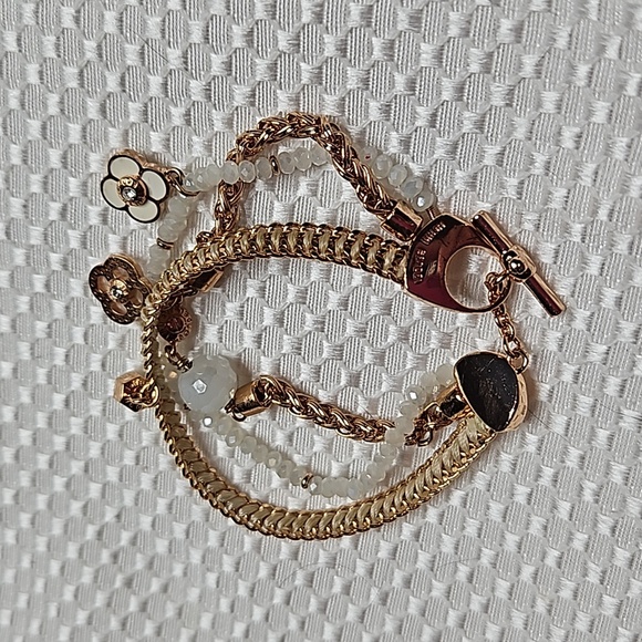 HENRI BENDEL 3 STRAND CRYSTAL CHARM BRACLET/TOGGLE CLOUSURE IN WHITE &GOLD - Picture 2 of 8